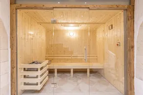 Suite for up to 4 people & wellness area - Image 4