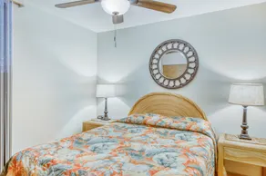 Delightful condo near beaches with pool & hot tub & private balcony - Image 3