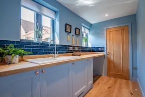 The Old Candle Shop - sleeps 4 guests  in 2 bedrooms - Image 4