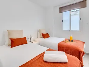 Perle Cozy à Marbella avec Terrasse, Piscine et Parking - Image 5