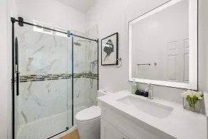 Marbella Lane - Cityside Haven w Touch of Charm - Image 4