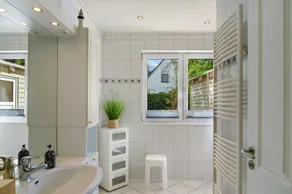 Apartamento 'Haus Scheve' com terraço privado, jardim privado e acesso Wi-Fi - Image 3