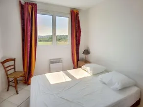 Attractive T3 detached house with terrace and views over the garrigue. - Image 5