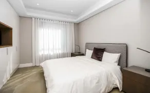 Remarkable 2-bed Apartment in Johannesburg - Image 5