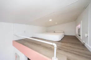 Tiny Coral Oasis-  beachy tiny house for your getaway - Image 5