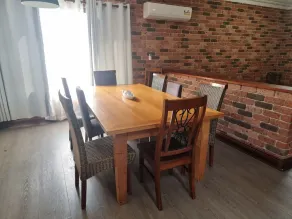 Pet Friendly Large 3 Bedroom House  2 Living Areas Ensuite & Outdoor Areas - Image 5