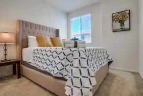 Cozy Entire 2 Bedroom Townhouse - Image 5
