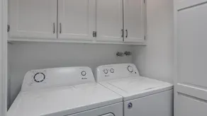 Maison de ville sud-ouest moderne avec 2 chambres et 2 salles de bain avec cour privée située au centre - Image 2
