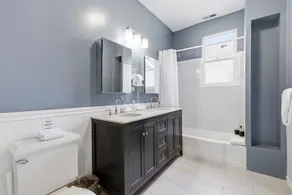 At Home in Andersonville - Close to Foster Beach and the Red Line by AllSet Turnover - Image 3