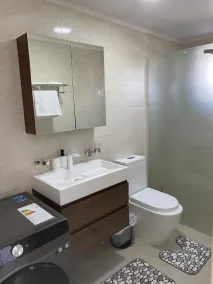 Modern Studio Suite w/ Amazing Amenities & Views - Image 2