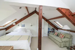 Fastnet at Nonsuch House - Image 4