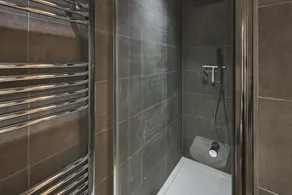 Host & Stay - Eton House - Image 2