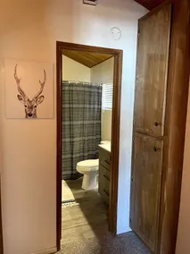 Ganze Hütte! Gemütliche 2 Schlafzimmer für 6 Personen. Nur wenige Minuten vom Snow Valley entfernt! - Image 5