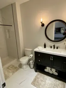 Two bedroom suite - great for visiting family, weddings, or Stratford Festival - Image 2