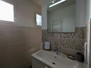 Maison rénovée avec jardin, proche du centre, pour 6 pers, Châteauroux - Image 3