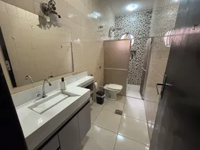 Casa espaçosa com piscina e churrasqueira - Image 2