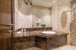 Golden Garden Hotel Suites - Image 4