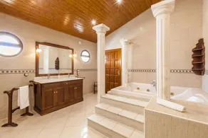 Villa avec vue sur les montagnes, piscine, jacuzzi, Wi-Fi, A/C, terrase et jardin. Animaux admis - Image 2