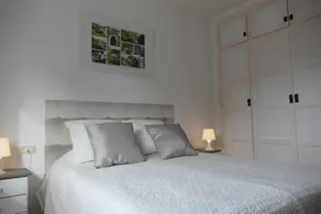 Lovely detached house with all comforts, swimming pool and not overlooked! - Image 4