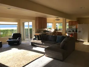 Relaxed and Enjoyable Water/Mountain View Home - Image 5