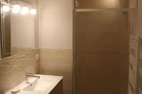 Klimatisiertes Ferienhaus für 8 Personen mit beheiztem Pool im Herzen des Landeswaldes - Image 2
