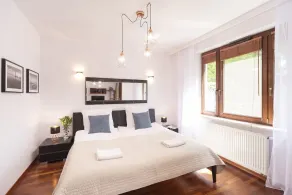 Spacious Apartment | Terrace, Parking, 400 m to the Beach - Image 5