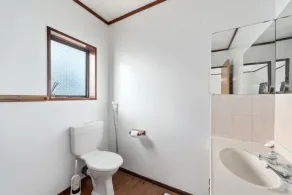 Courtside Quarters - Waihi Beach Holiday Home - Image 4