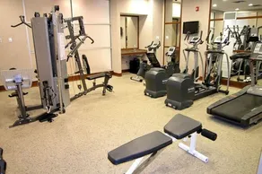 Modern 2BR 2BA, Pool & Gym, By Square One & YYZ - Image 3