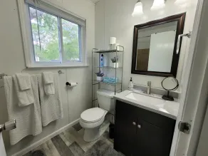 Comfortable 4 Bedroom / 1.5 Bathroom Home - Image 2