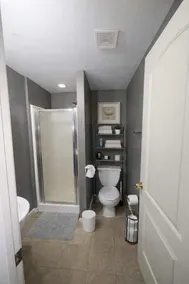 Best Location!5BD Spacious Home-BBQ-Foosball-11PPL Downtown Indy IN - Image 2