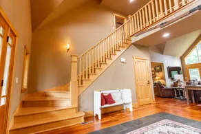 LAKEFRONT FAMILY RETREAT ON THE EASTERN SIDE OF CASTLE ROCK LAKE - PET FRIENDLY - Image 4