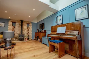 The Old Candle Shop - sleeps 4 guests  in 2 bedrooms - Image 2