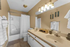 Cozy Top Floor 2BR Condo with View and Amenities!! - Image 3