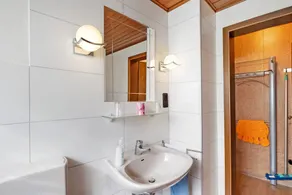 Apartamento 'Grimm' con Terraza Compartida y Wi-Fi - Image 4