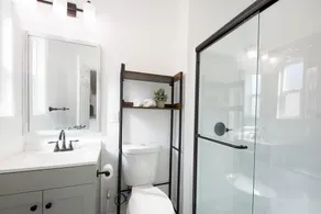 Modern clean relaxing gateway! Close to all LA fun! - Image 5