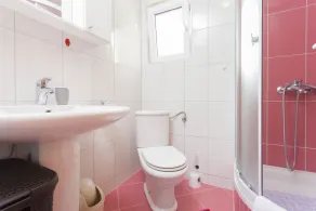 cttu294 / 295-Vackert stenhus i gamla Tucepi med uppvärmd pool för 8 + 2 personer - Image 3
