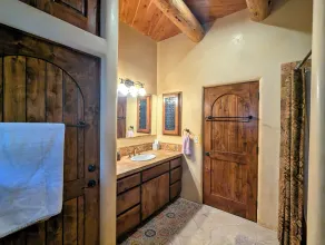 5 soveværelser Mountain Top Retreat 15 min. Til TSV-elevatorer, 15 min. Til Taos Plaza - Image 3