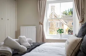 HIGH RIDGE, pet friendly, with open fire in Milton-Under-Wychwood - Image 4