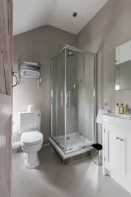 Luxury New Forest Cottage. 4 bedrooms. 10 mins to beach. - Image 4
