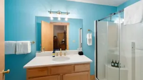 Rustic Ski-In/Ski-Out Townhome- Private Hot Tub, Game Room, Heated 2 Car Garage - Image 5