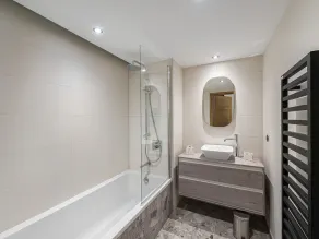 Appartement Neuf, Jardin Privé, 3 Chambres, Megève Mont d'Arbois - Image 3