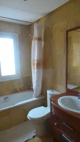 Villa avec piscine privée, barbecue et jardin - Image 2