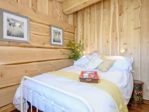 2 bedroom accommodation in Croft, near Skegness - Image 3