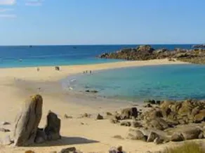 Plounevez Lochrist: casa esposta a sud a 800 m dal mare accessibile a piedi - Image 5
