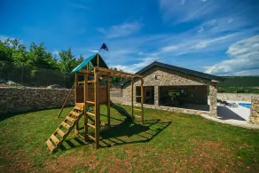Villa on Stone – Luxusvilla mit Poolhaus & Panoramablick - Image 2