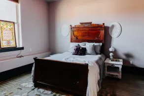 Spacious and Elegant Condo in Downtown Hillsboro - Image 5