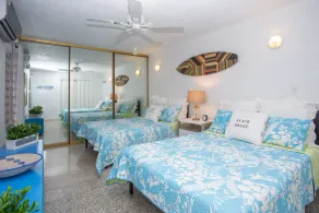Amazing Pool!Very Close to Beaches!\nBook Now - Image 4