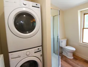 Renovated downtown Bar Harbor apartment, park and walk to shops and restaurants. - Image 3