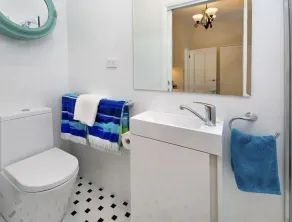 Cooks Hill Chalets - Petite Chalet - Image 3