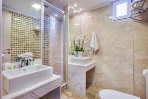 Sunny Villa, luxury, heated pool, excellence - Image 2